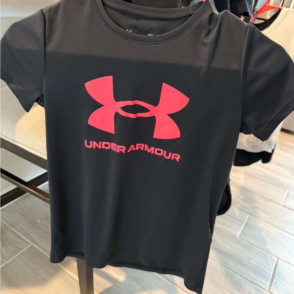 Under Armour Kids Tee in Black with Pink Logo